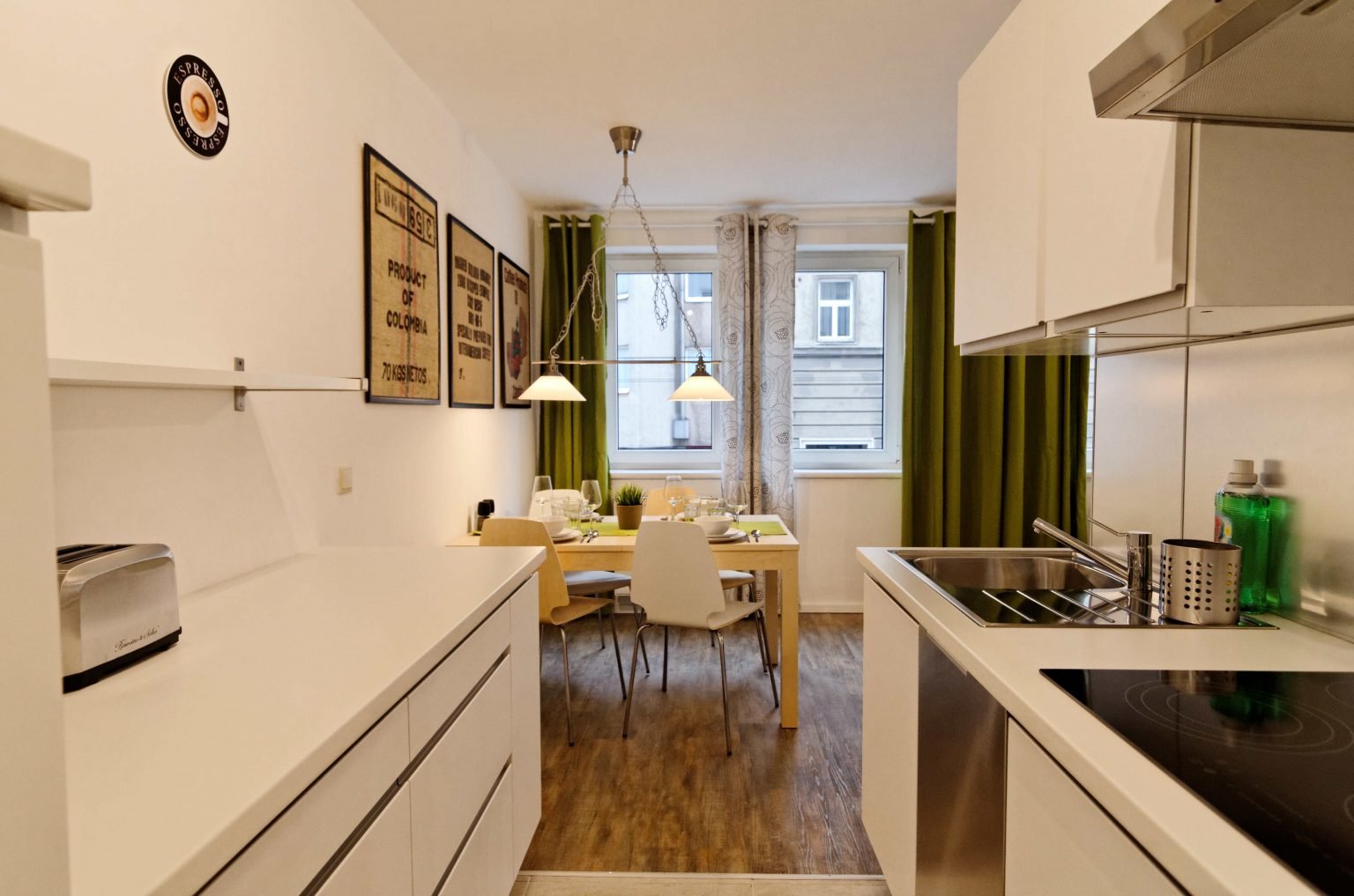 Moderne, kleine Wohnung die liebevoll eingerichtet wurde